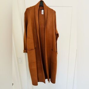 T Tahari long cardigan size XS in great condition